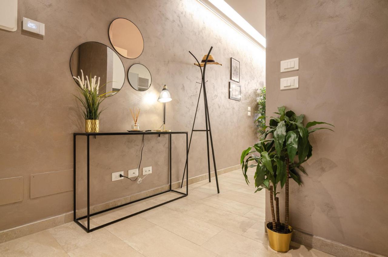 Goito Luxury Apartment, In The Historical Center Болонья Екстер'єр фото