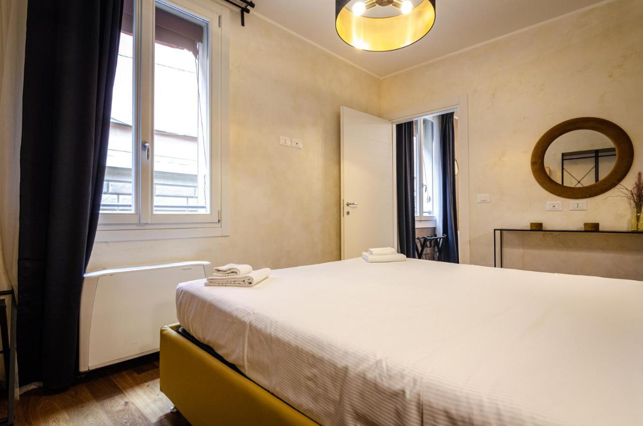 Goito Luxury Apartment, In The Historical Center Болонья Екстер'єр фото