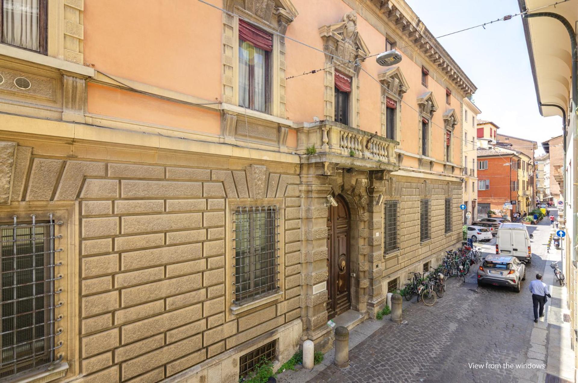 Goito Luxury Apartment, In The Historical Center Болонья Екстер'єр фото