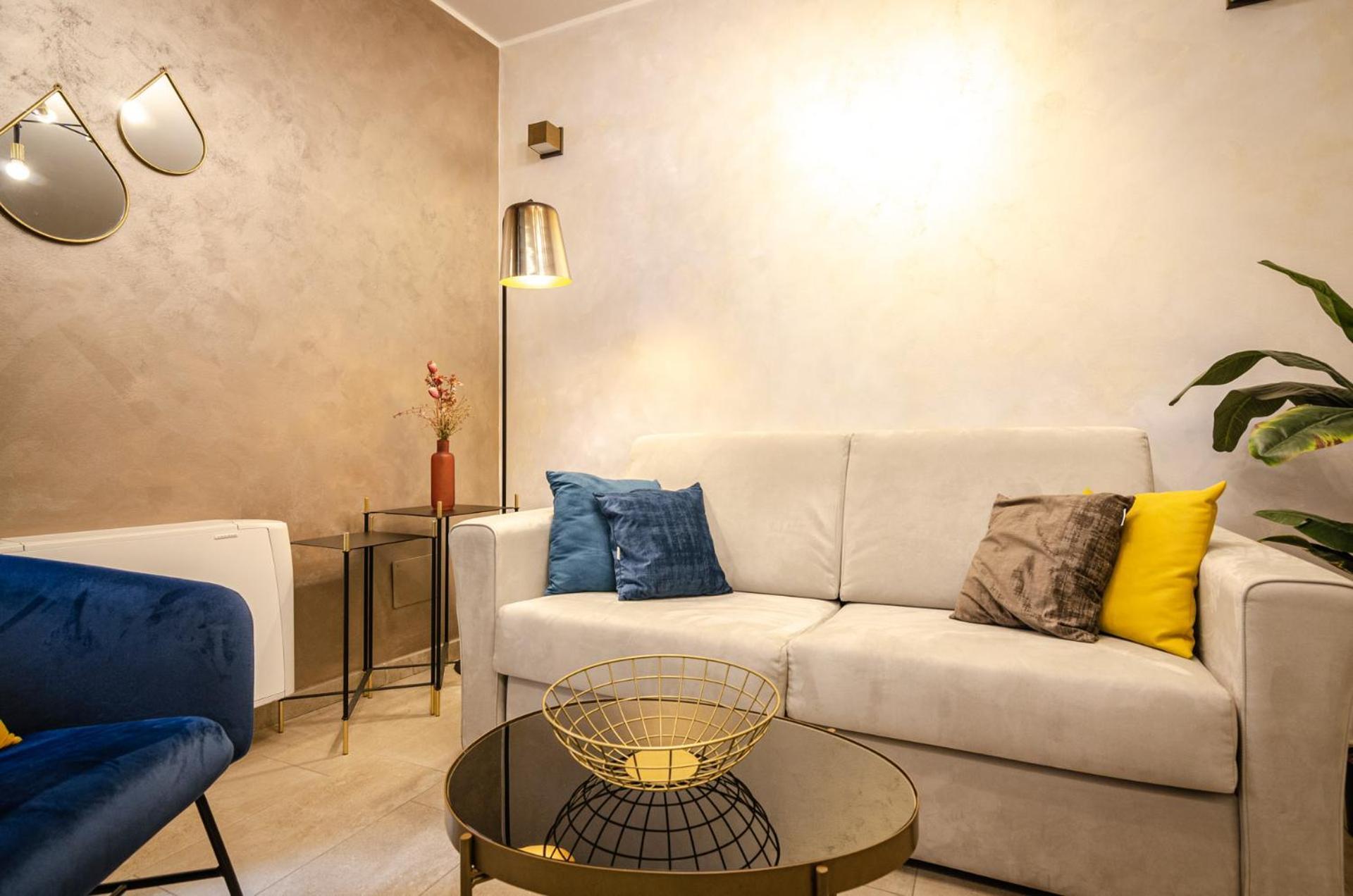Goito Luxury Apartment, In The Historical Center Болонья Екстер'єр фото